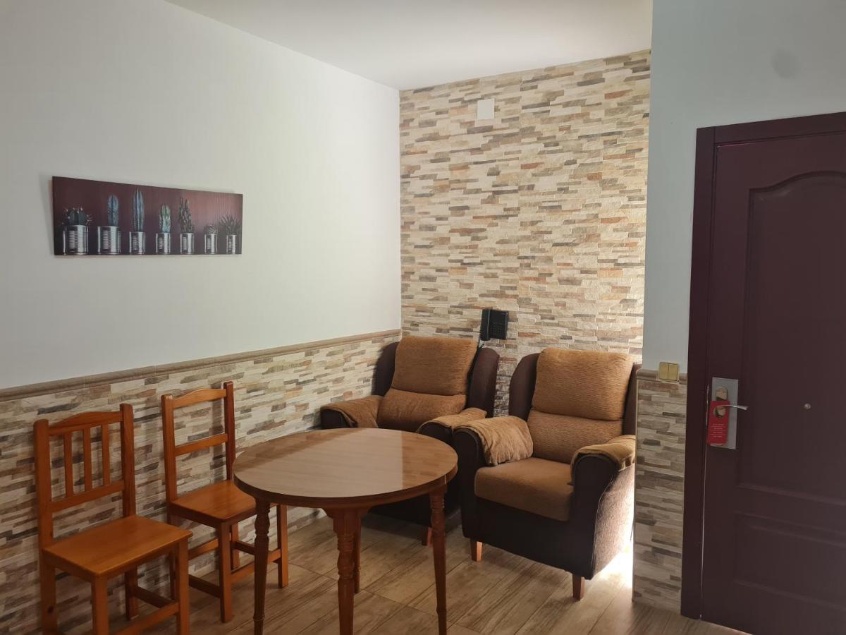 Hotel Balneario Fuentes Del Trampal Кармонита Экстерьер фото