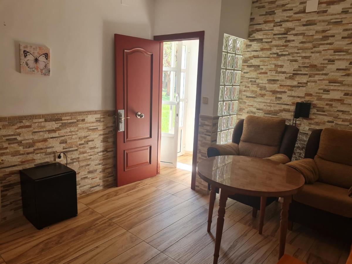 Hotel Balneario Fuentes Del Trampal Кармонита Экстерьер фото