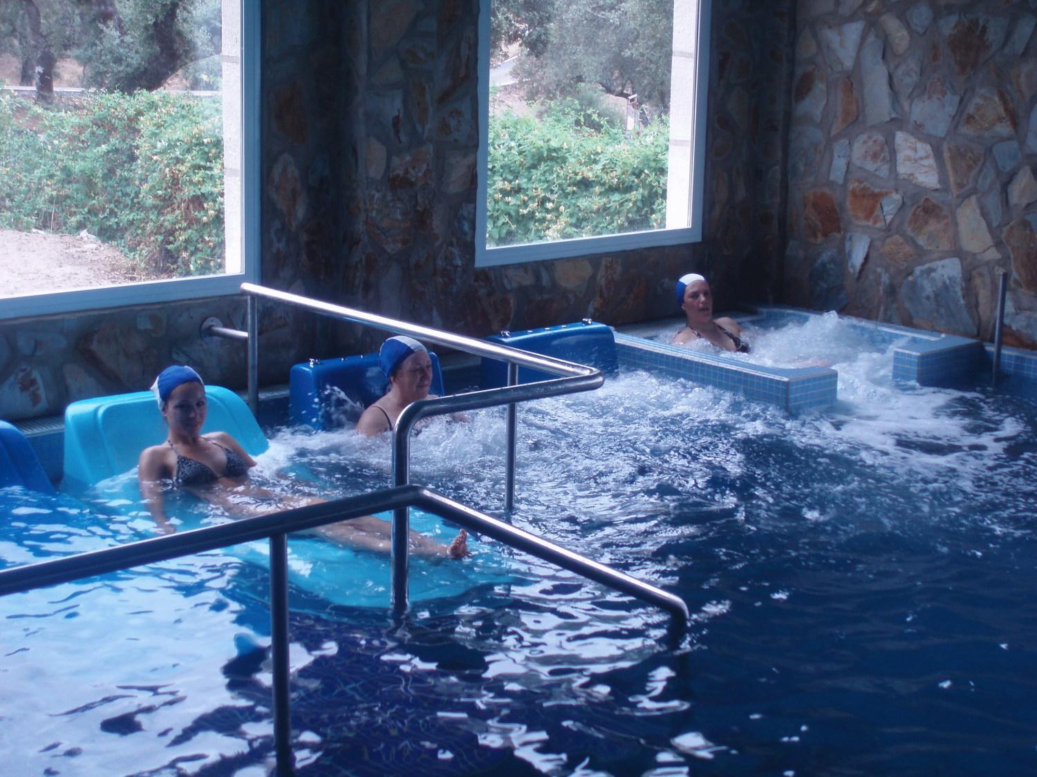 Hotel Balneario Fuentes Del Trampal Кармонита Экстерьер фото