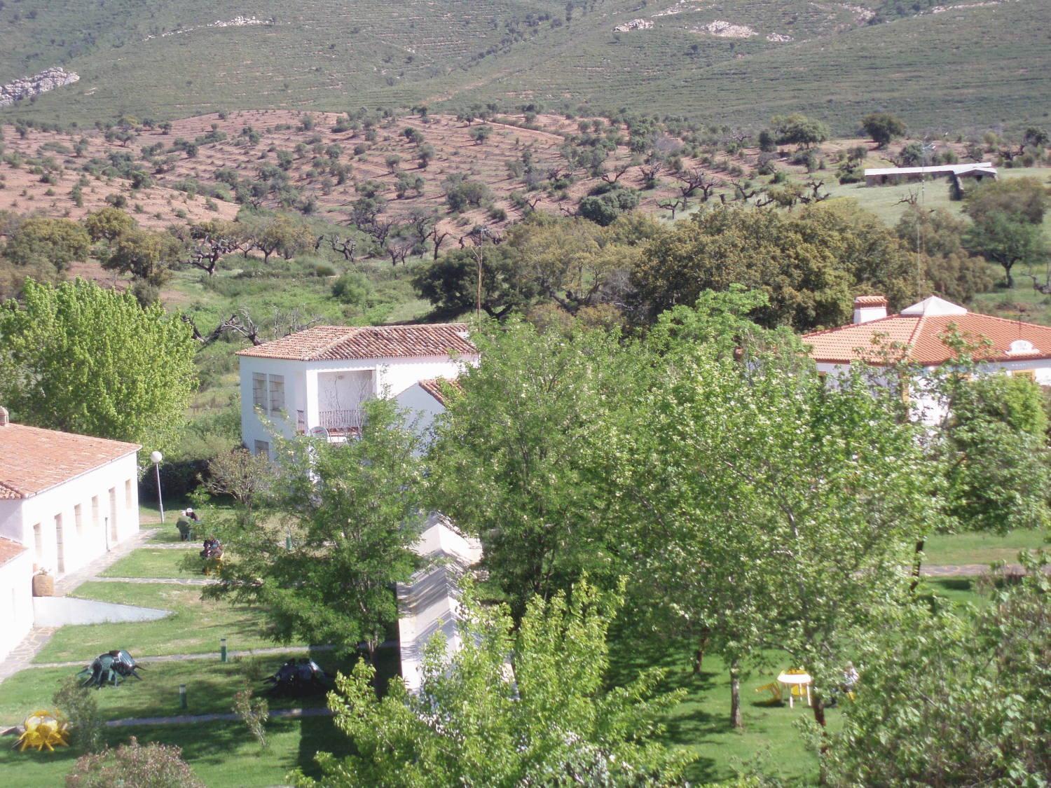 Hotel Balneario Fuentes Del Trampal Кармонита Экстерьер фото