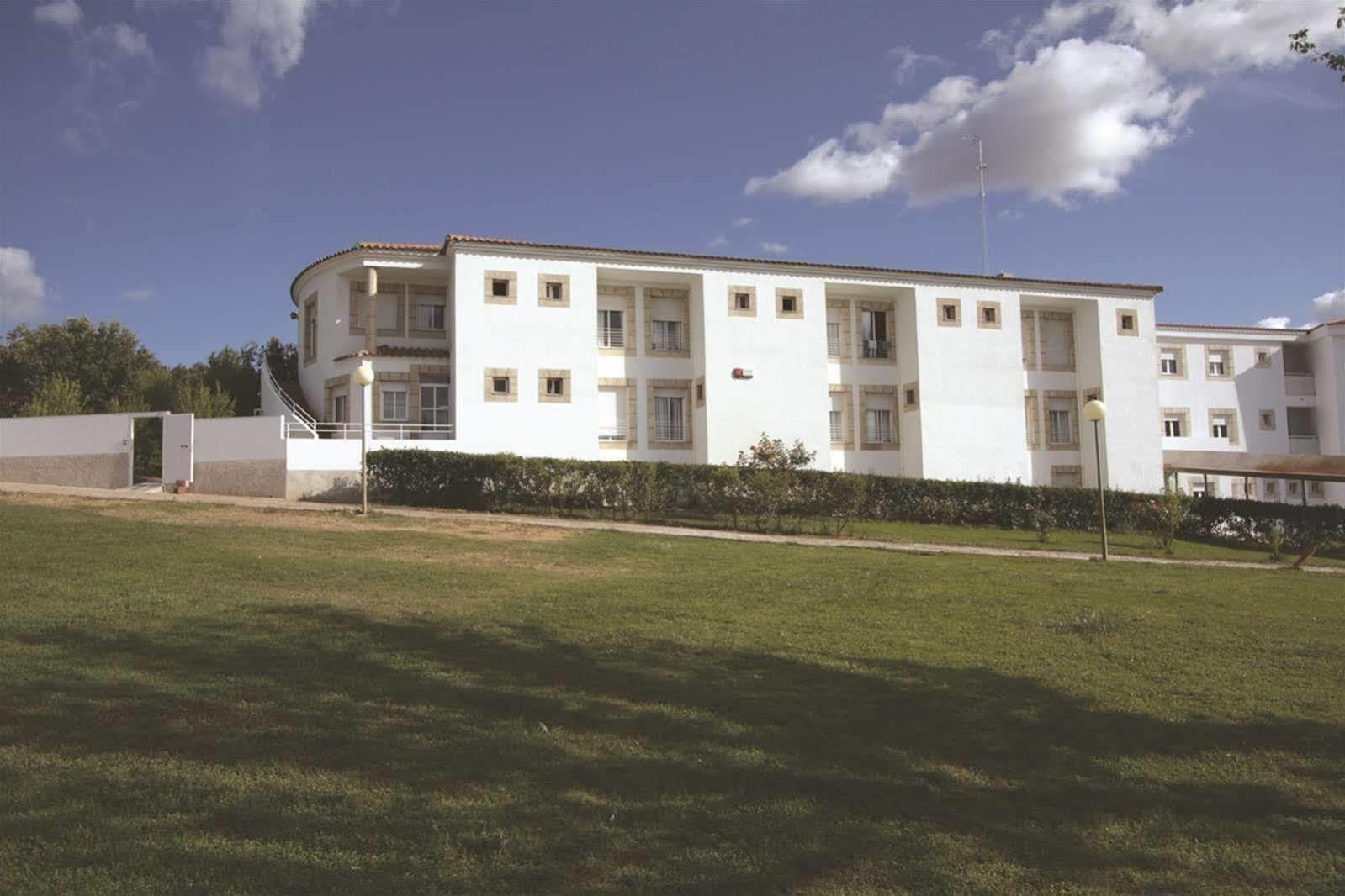 Hotel Balneario Fuentes Del Trampal Кармонита Экстерьер фото