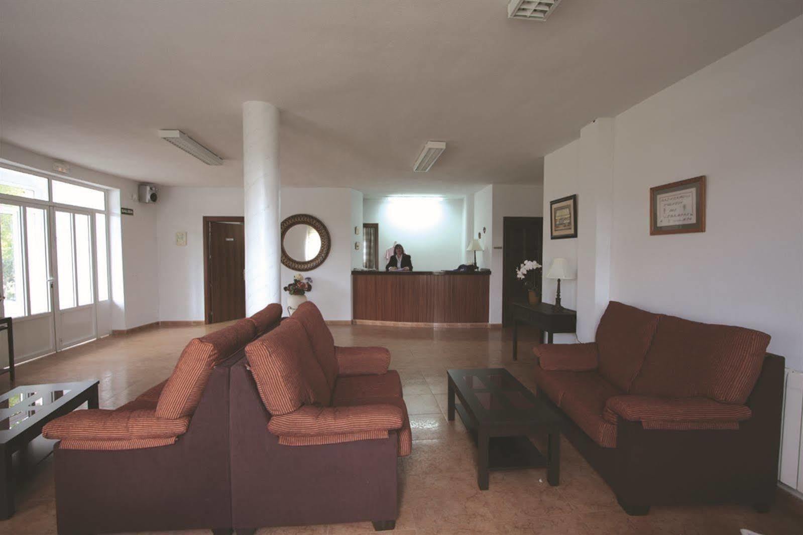Hotel Balneario Fuentes Del Trampal Кармонита Экстерьер фото